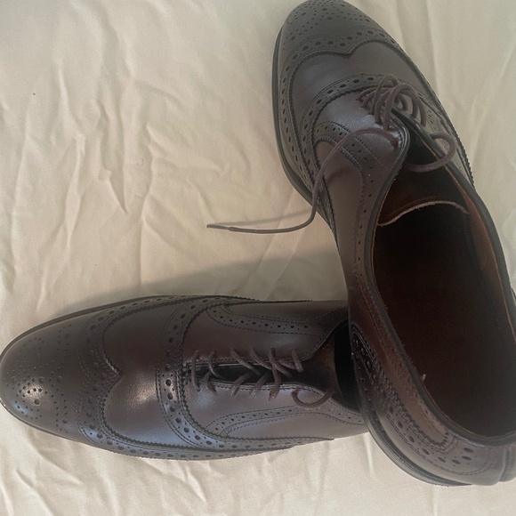 Allen Edmonds Wingtip Oxford Dress Shoe (McAllister) main image 4